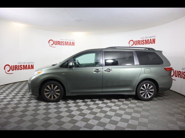 2018 Toyota Sienna XLE