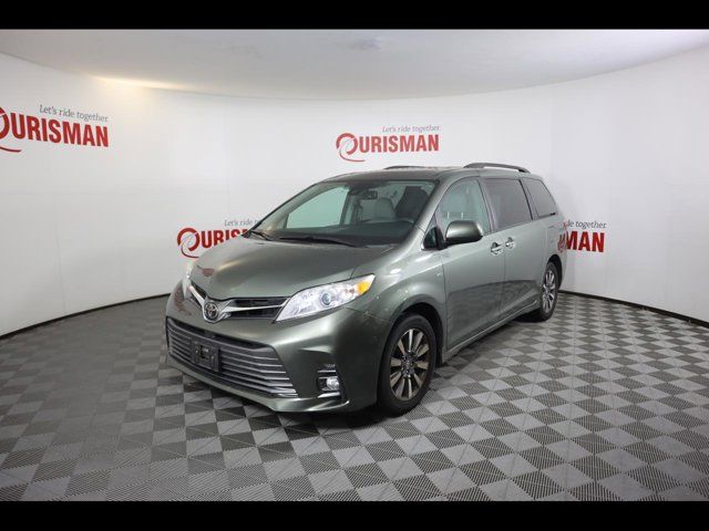 2018 Toyota Sienna XLE