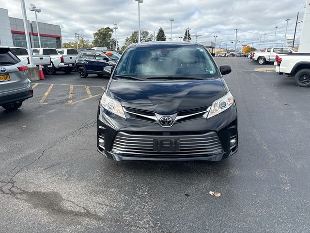 2018 Toyota Sienna 