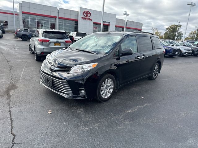 2018 Toyota Sienna XLE