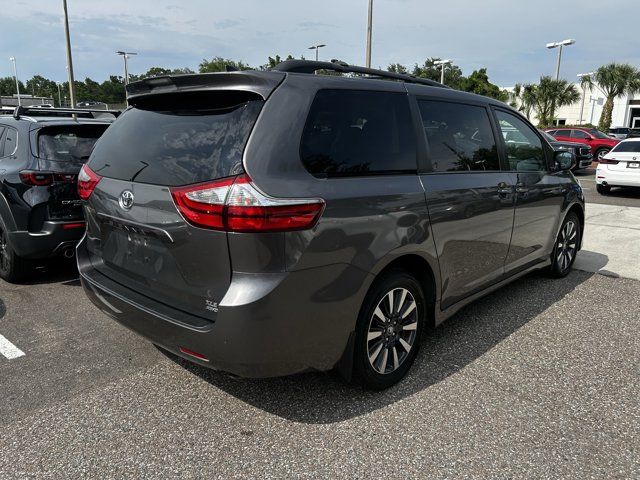 2018 Toyota Sienna 