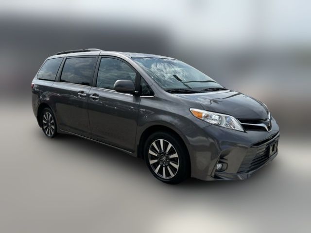 2018 Toyota Sienna 
