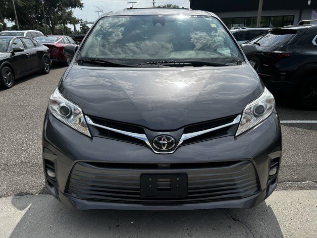 2018 Toyota Sienna 