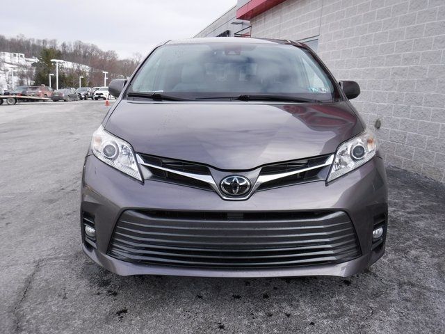 2018 Toyota Sienna XLE