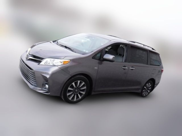 2018 Toyota Sienna XLE