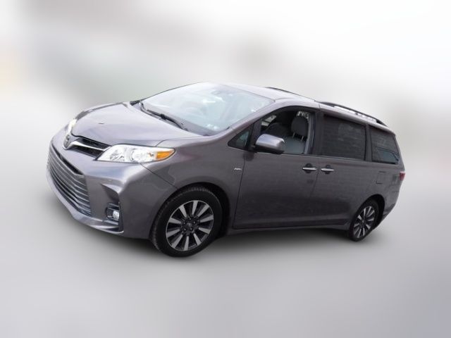 2018 Toyota Sienna XLE