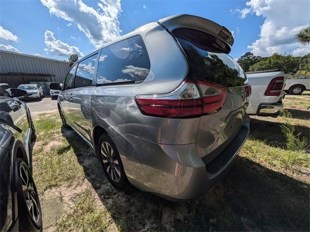 2018 Toyota Sienna 