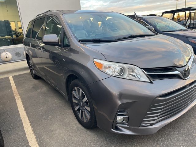 2018 Toyota Sienna 