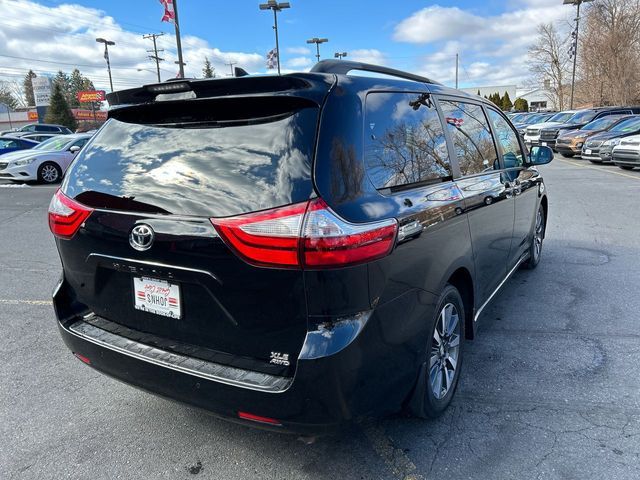 2018 Toyota Sienna XLE