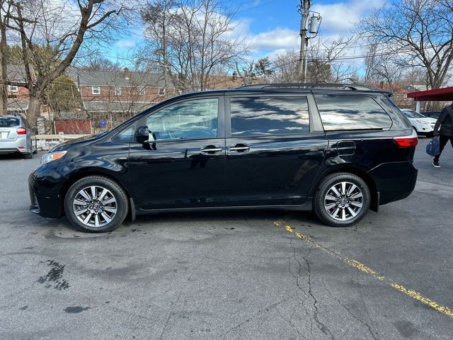 2018 Toyota Sienna XLE