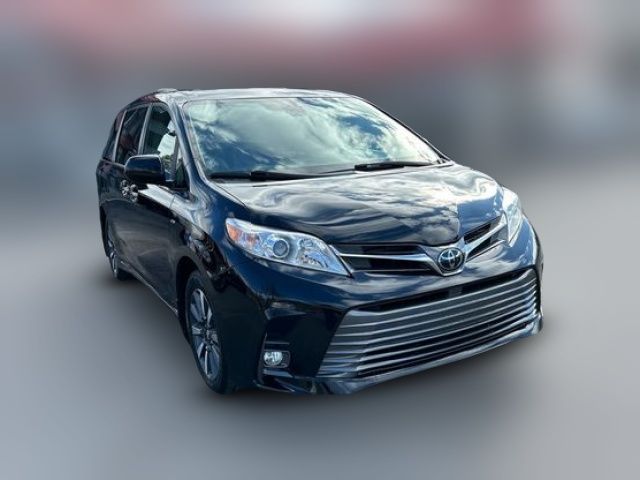 2018 Toyota Sienna XLE