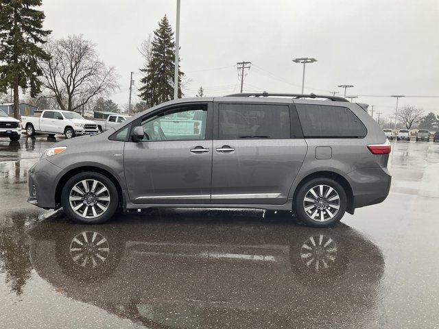 2018 Toyota Sienna XLE