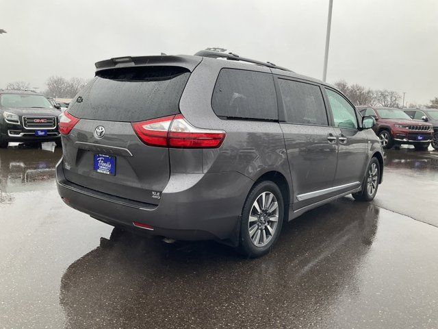 2018 Toyota Sienna XLE