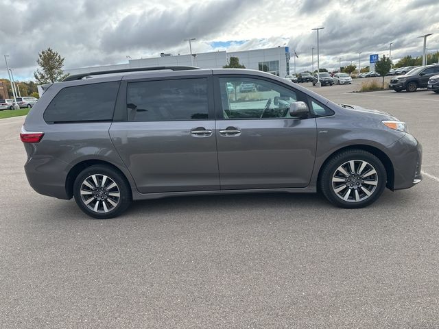 2018 Toyota Sienna XLE