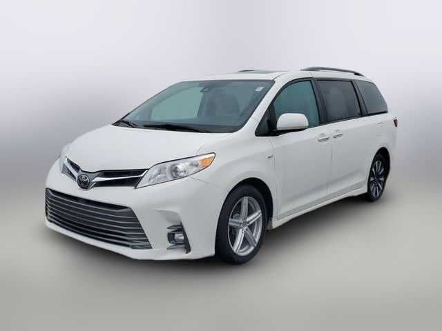 2018 Toyota Sienna XLE