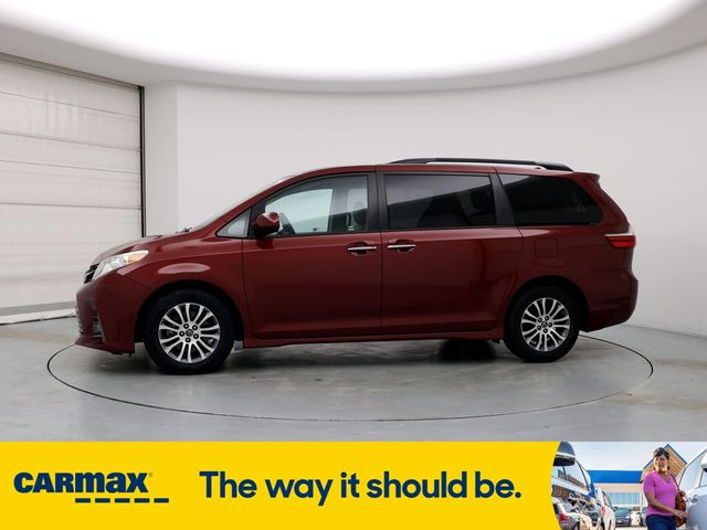 2018 Toyota Sienna XLE