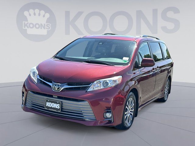 2018 Toyota Sienna XLE Auto Access Seat