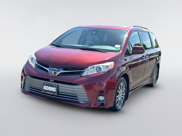 2018 Toyota Sienna XLE Auto Access Seat