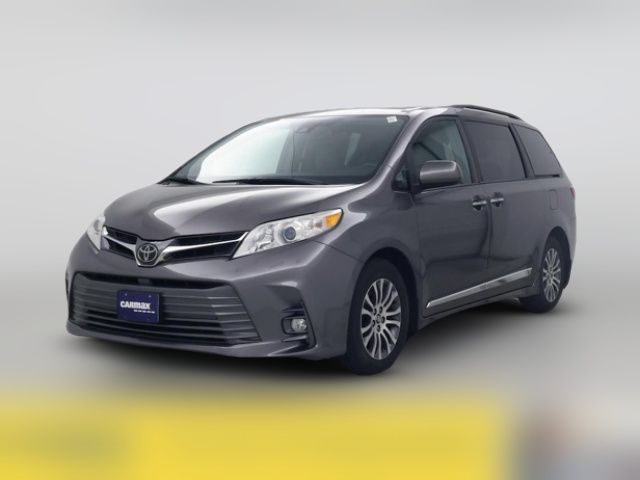2018 Toyota Sienna XLE