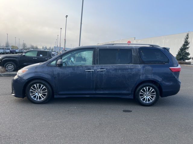 2018 Toyota Sienna XLE Auto Access Seat