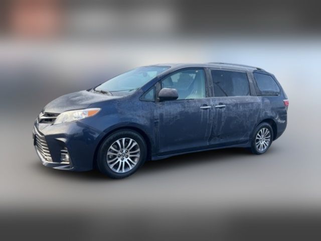 2018 Toyota Sienna XLE Auto Access Seat