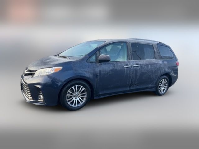 2018 Toyota Sienna XLE Auto Access Seat