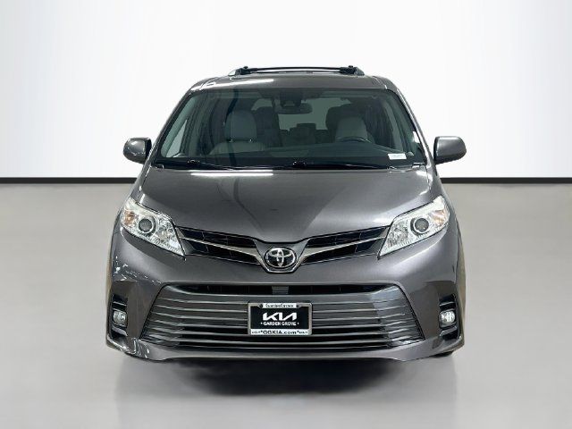 2018 Toyota Sienna XLE