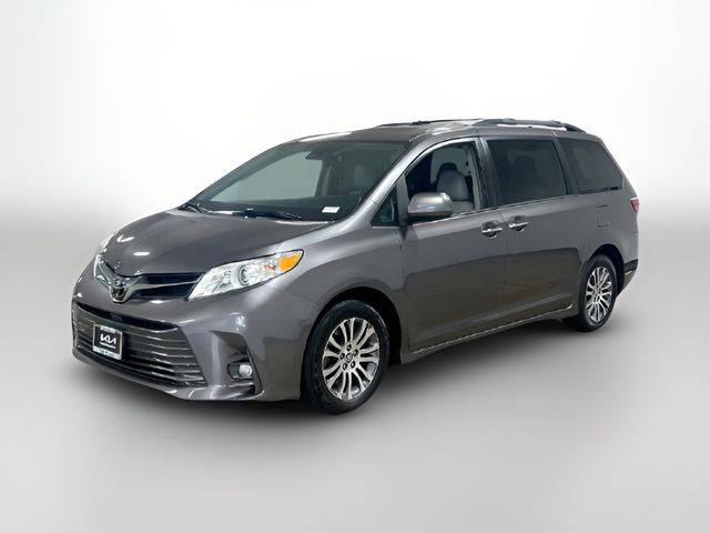 2018 Toyota Sienna XLE
