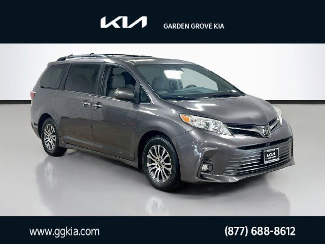 2018 Toyota Sienna XLE