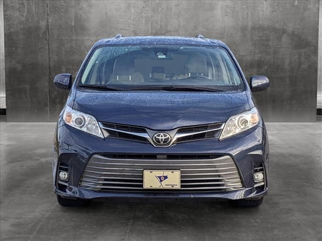 2018 Toyota Sienna XLE