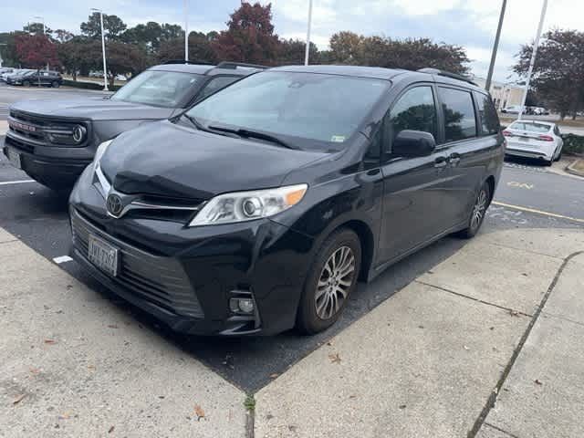 2018 Toyota Sienna XLE