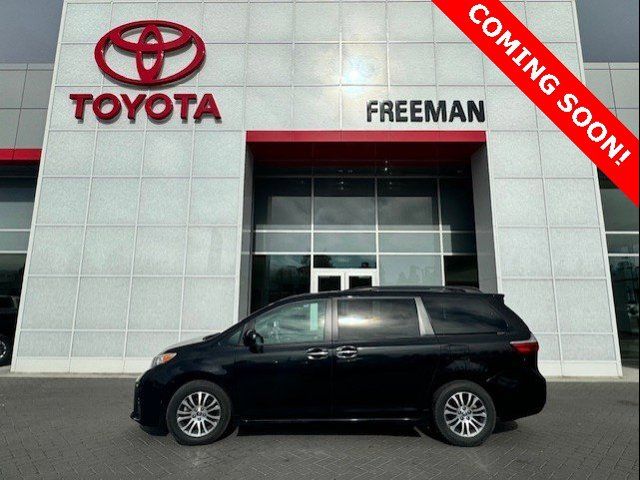 2018 Toyota Sienna XLE