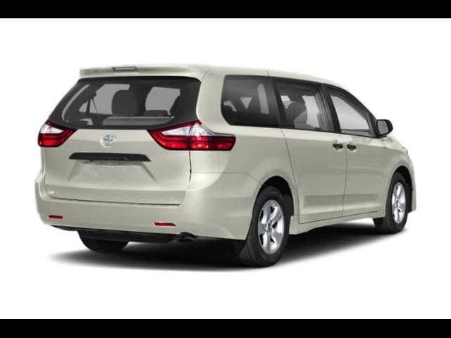 2018 Toyota Sienna XLE