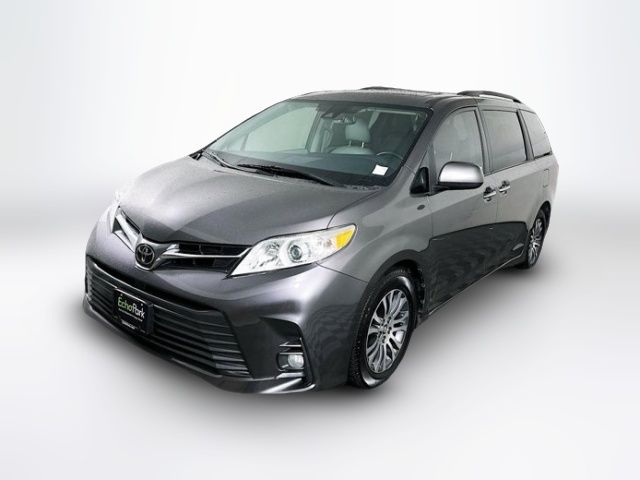 2018 Toyota Sienna XLE