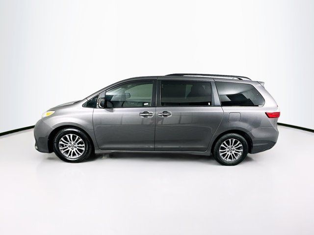 2018 Toyota Sienna XLE