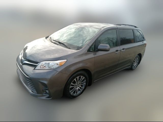 2018 Toyota Sienna XLE Auto Access Seat