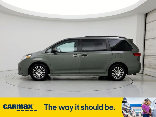 2018 Toyota Sienna XLE