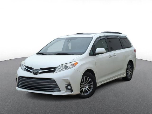 2018 Toyota Sienna XLE