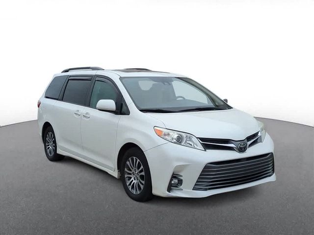 2018 Toyota Sienna XLE