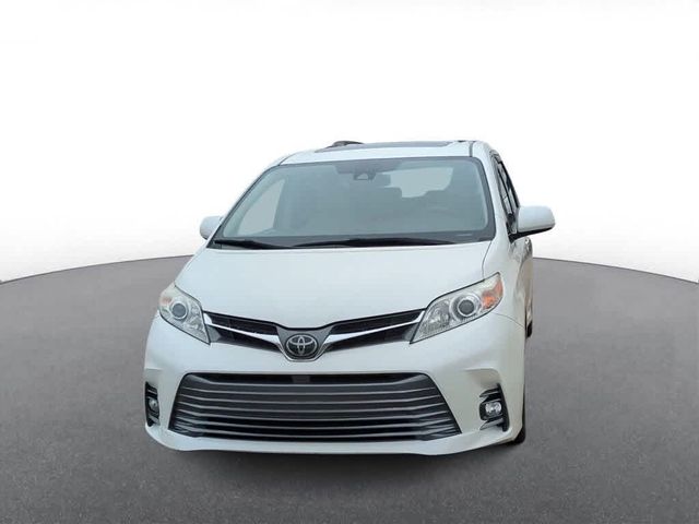 2018 Toyota Sienna XLE