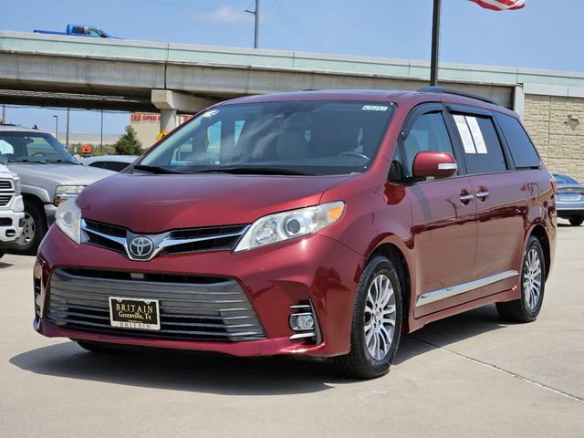 2018 Toyota Sienna XLE