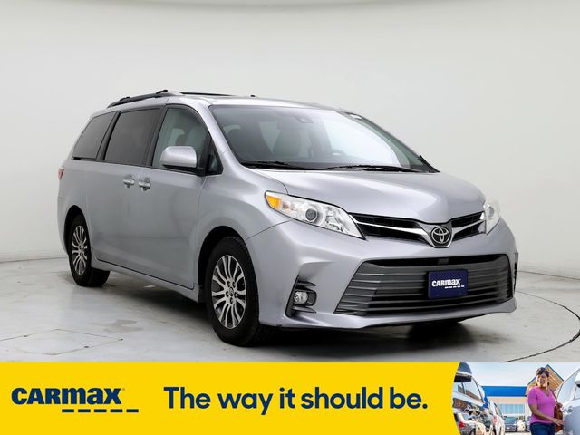 2018 Toyota Sienna XLE