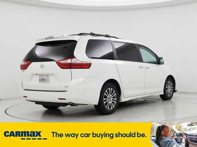2018 Toyota Sienna XLE