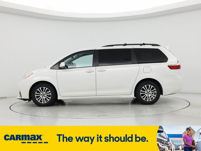 2018 Toyota Sienna XLE