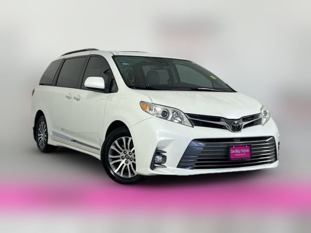 2018 Toyota Sienna 