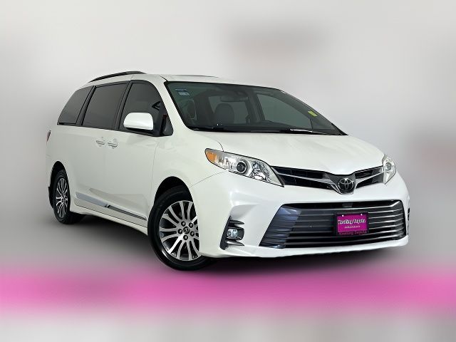 2018 Toyota Sienna 