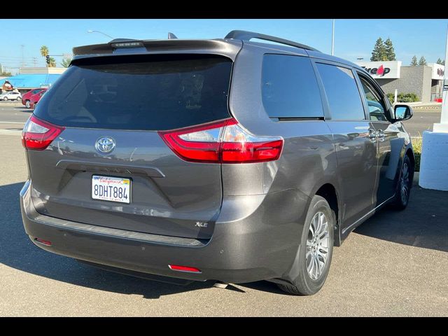 2018 Toyota Sienna XLE