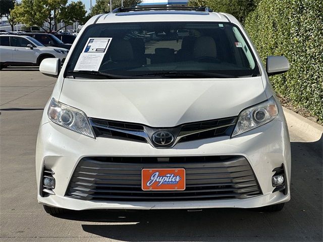 2018 Toyota Sienna XLE