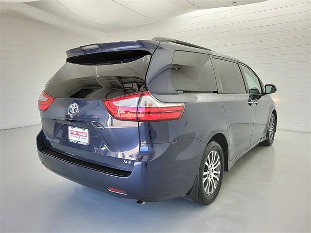 2018 Toyota Sienna XLE