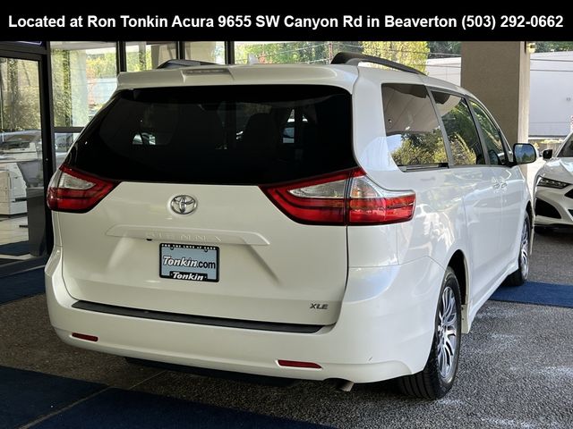 2018 Toyota Sienna 